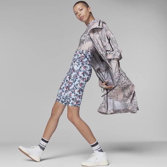 adidas by Stella McCartney TruePurpose floral-print cycling shorts – Blue - Picture 10 of 10